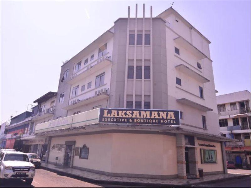 טאוואו Oyo 43960 Laksamana Executive & Boutique Hotel מראה חיצוני תמונה
